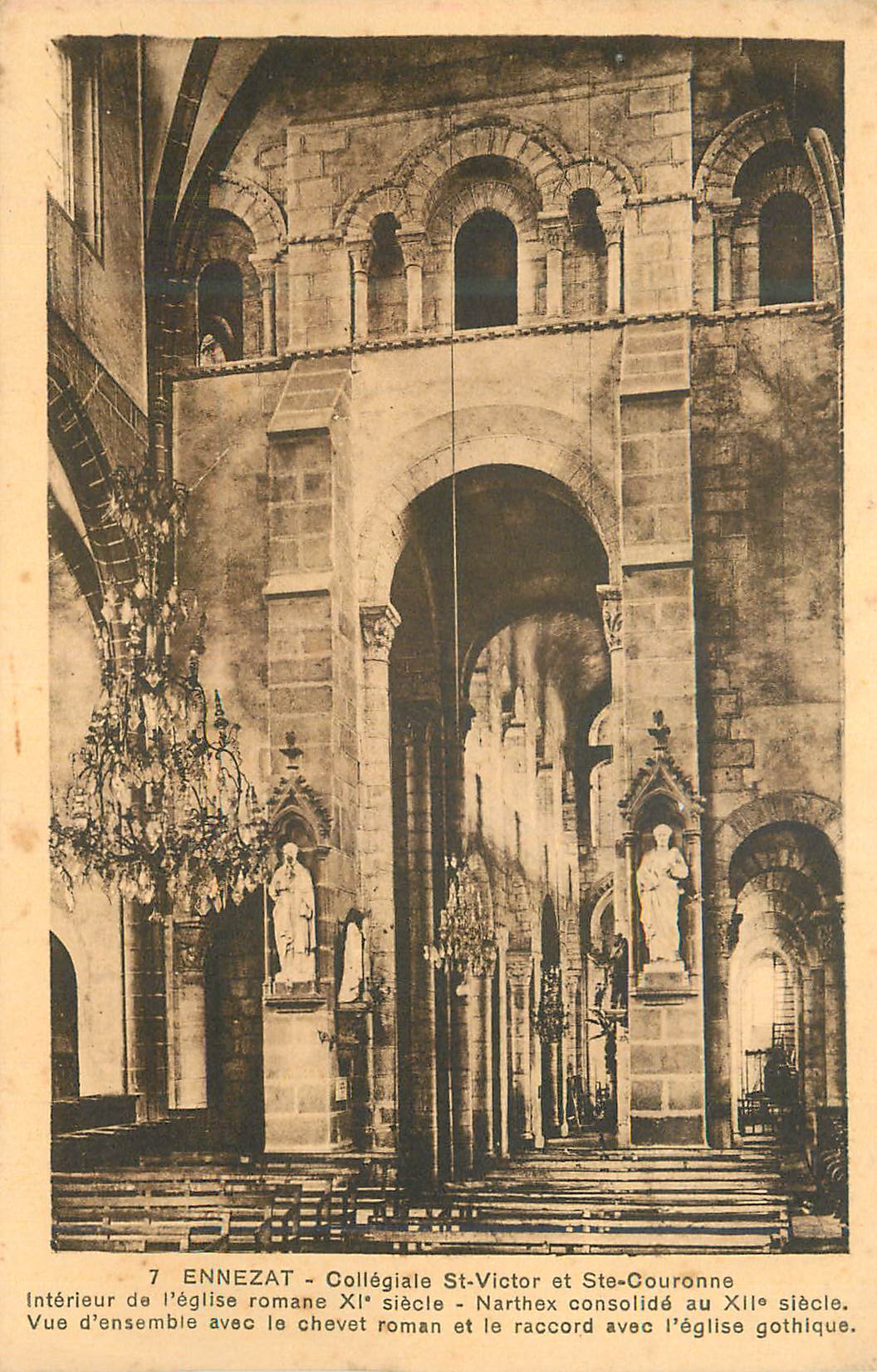 Ennezat - Collégiale Saint-Victor et Ste-Couronne — Intérieur de l'église romane XIe siècle, narthex consolidé au XIIe siècle